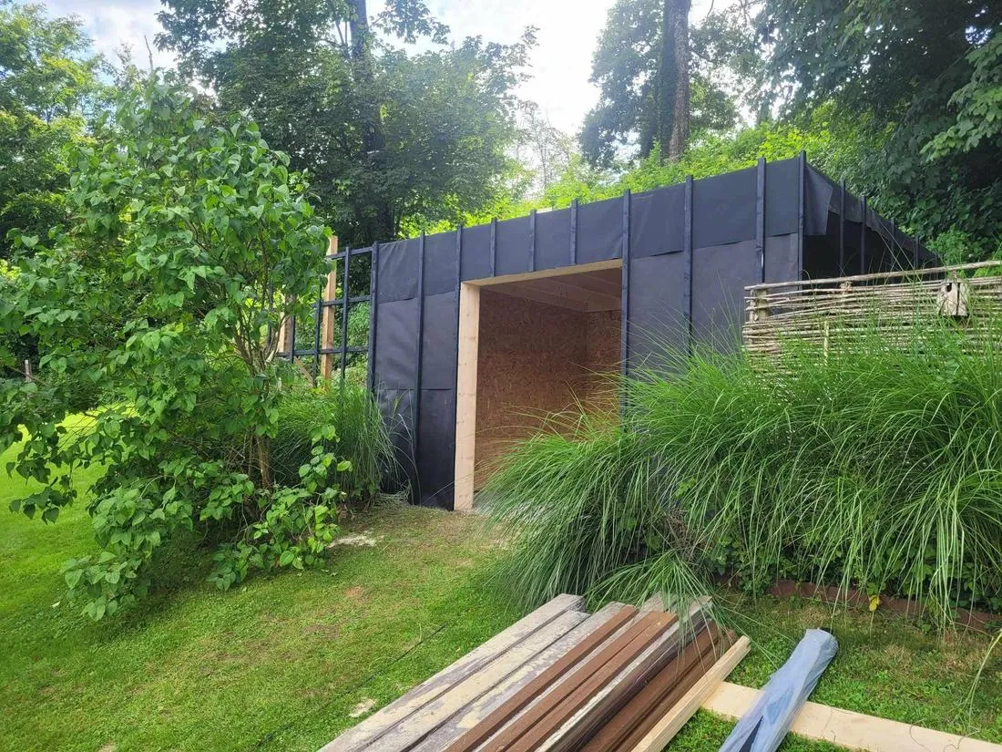 Abri de jardin, ossature avant bardage